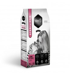 Amity Gato Premium Esterilizado Cordeiro e Arroz